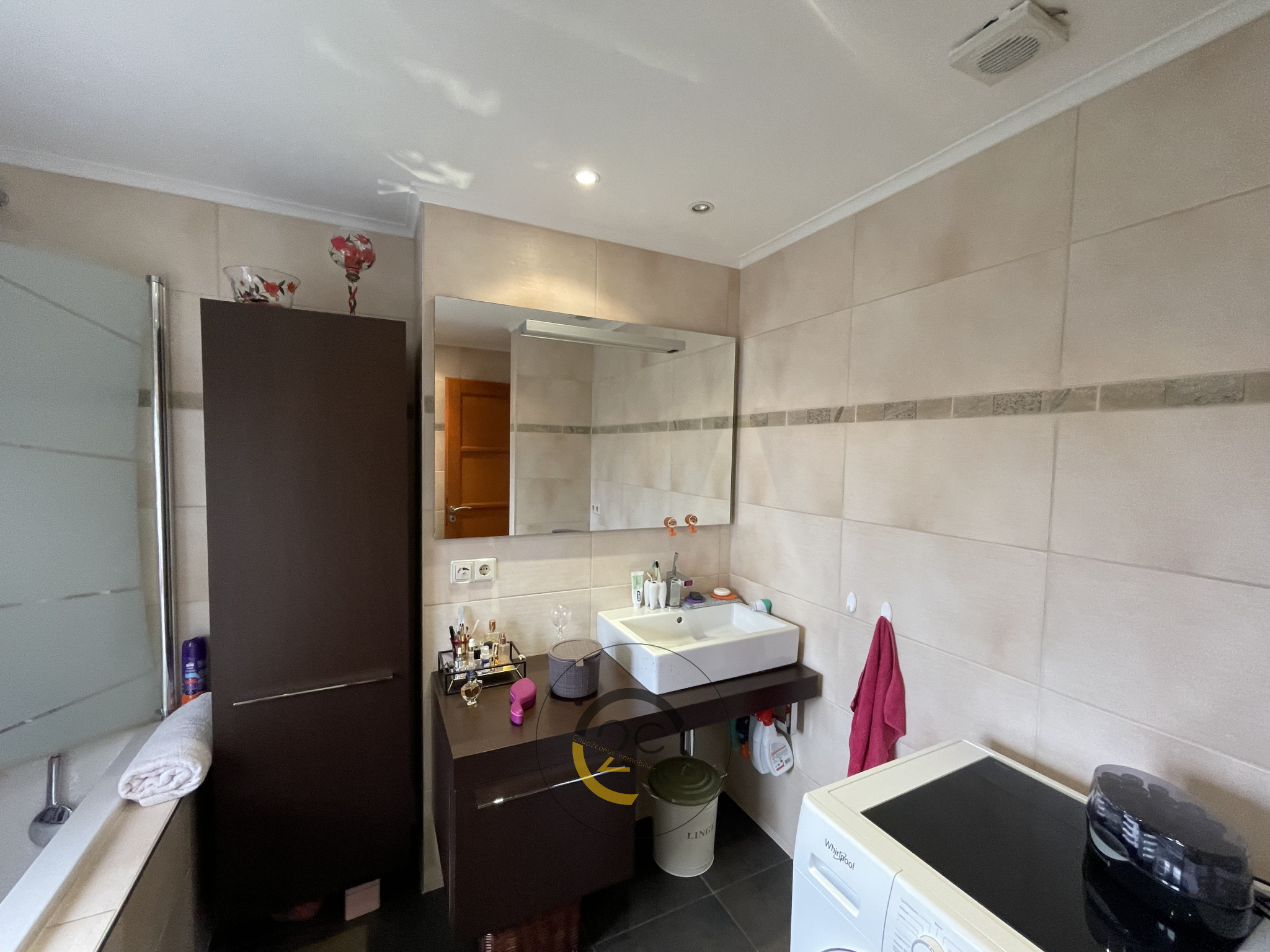 Splendide Appartement 3 pièces, équipé d'un balcon et garage